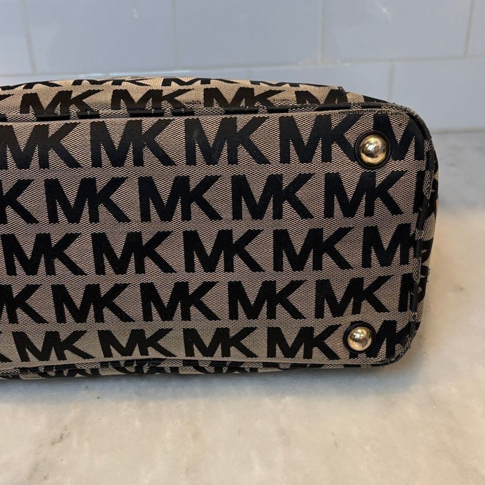 Michael Kors Bag Purse Handbag Jet Set Monogram Canvas Leather Tote Pocketbook - Picture 7 of 16